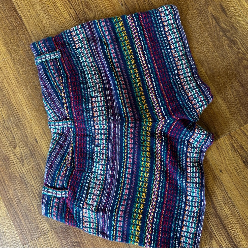 GAP Multicolor Patterned Shorts - Picture 3 of 3